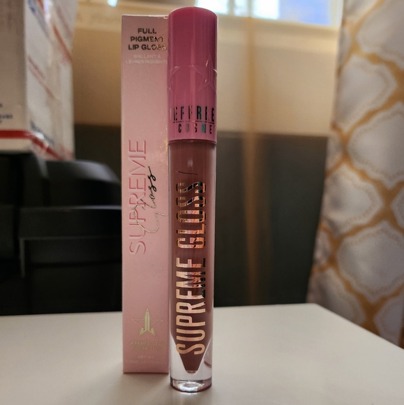 JS Supreme Gloss - House Tour - Picture 1 of 9